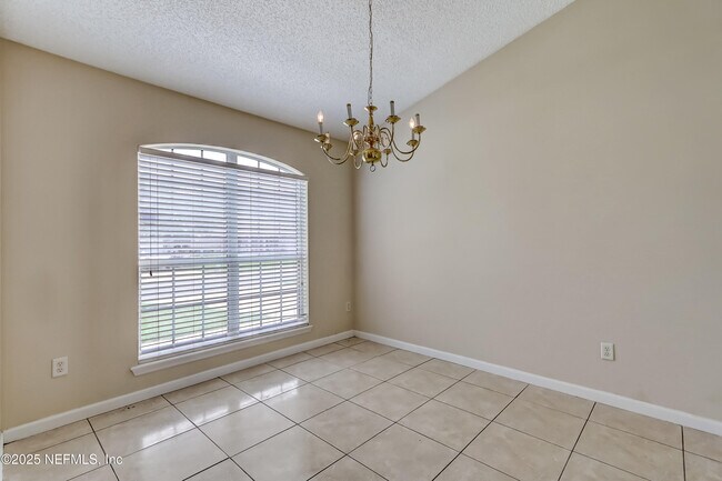Building Photo - 9703 Cedar Ridge Dr W