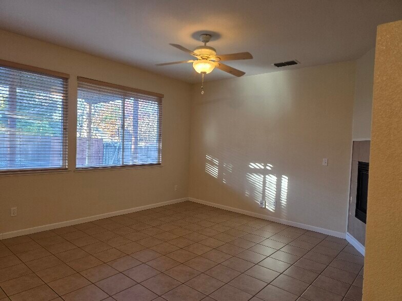 Building Photo - 2816 Almond St