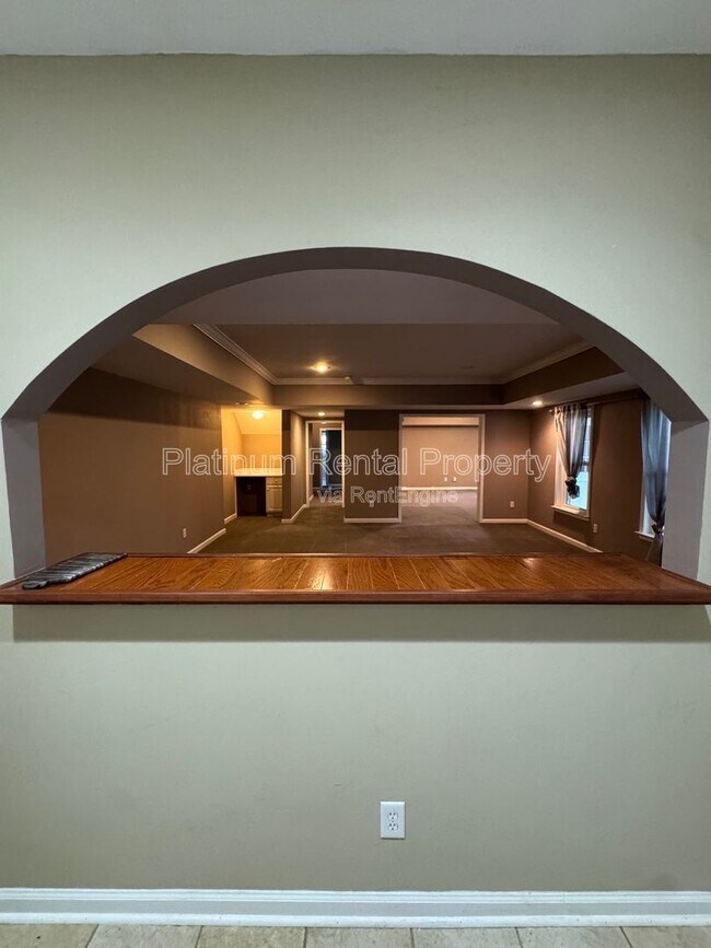 Building Photo - 425 Water Shadow Ln