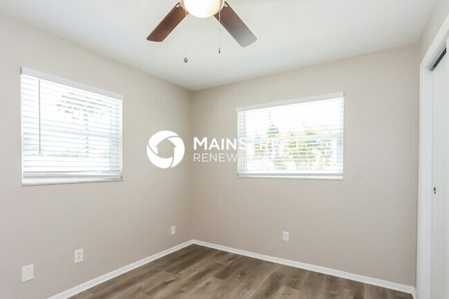 Building Photo - 4 Bedroom Pet-Friendly Home in SEMINOLE, F...