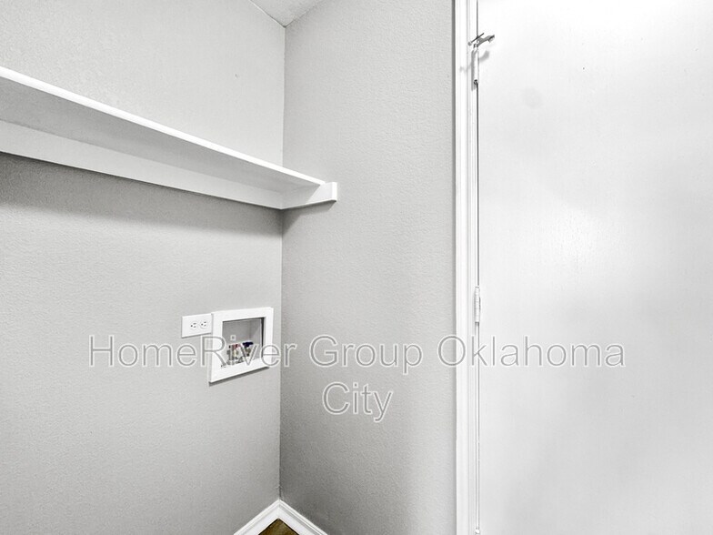 Building Photo - 10636 NW 35th St