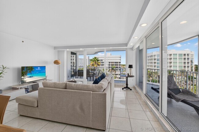 Building Photo - 3211 S Ocean Blvd