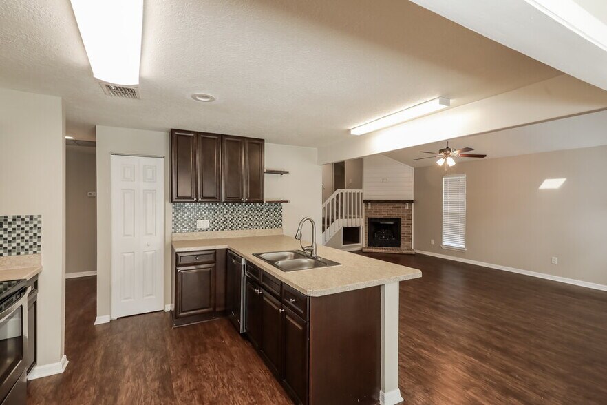 Building Photo - 6826 Coralberry Ct