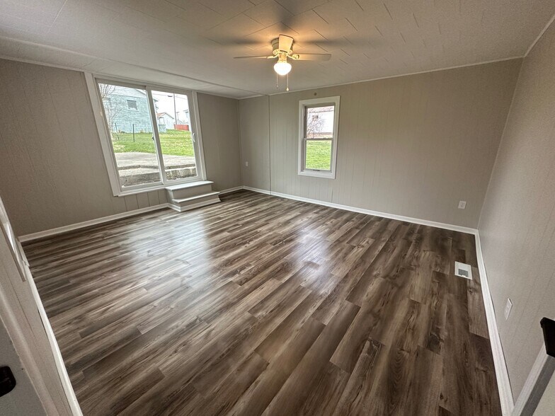 Bedroom 4 - 349 W South St