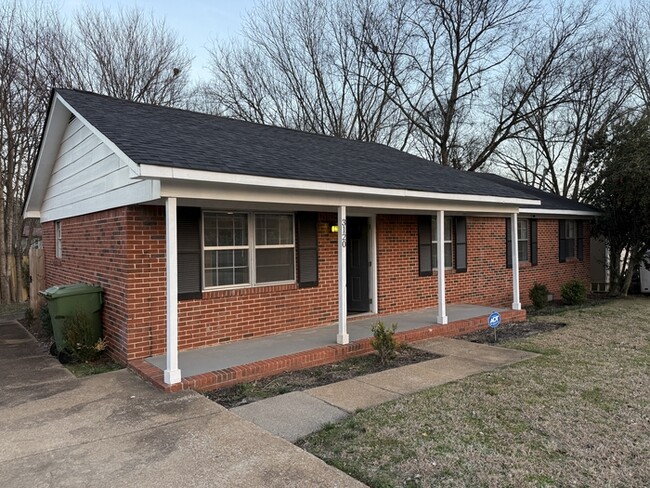 Building Photo - Four Bedroom in Huntsville, AL