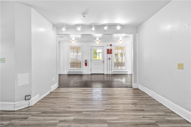 Building Photo - 74 Maple Ave