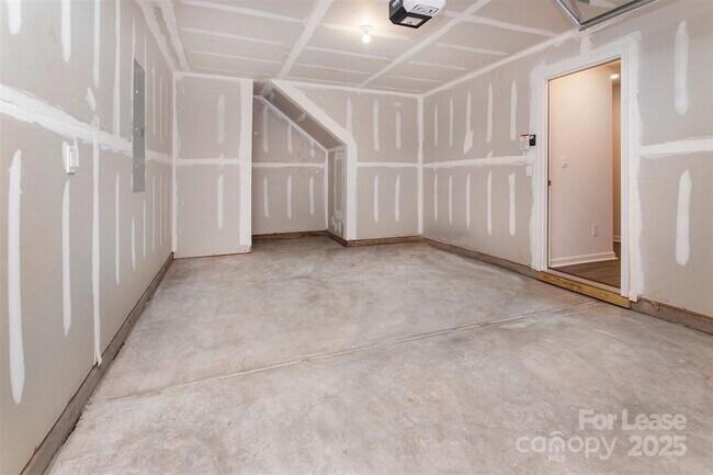 Building Photo - 5159 Hyrule Dr