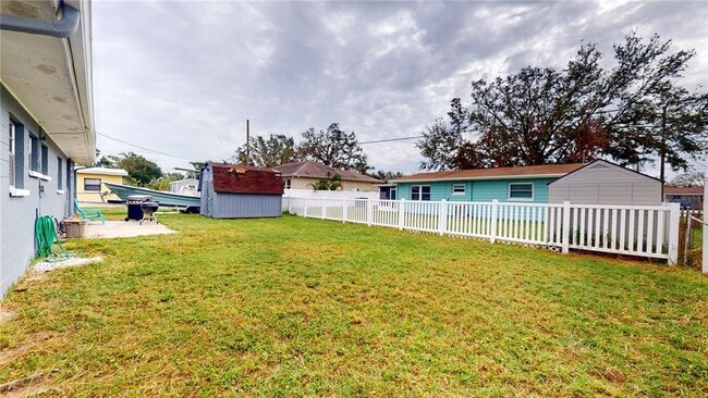 Building Photo - 4728 W Bay Ave