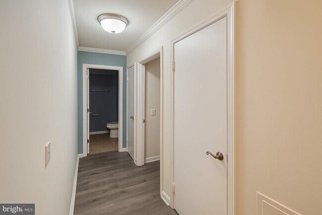 Building Photo - 18324 Streamside Dr