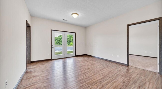 Building Photo - 5011 Hutchison St