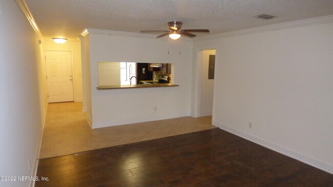 Building Photo - 5615 San Juan Ave