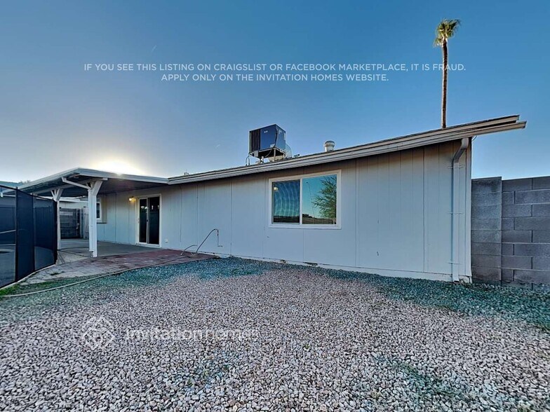 Building Photo - 304 W Alamo Dr