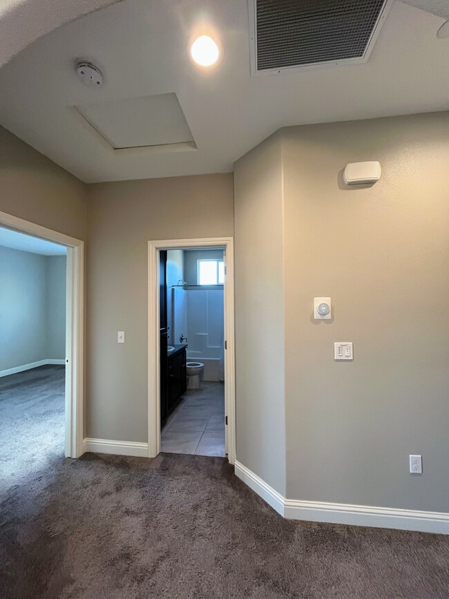 Building Photo - 4396 Wickson Pl
