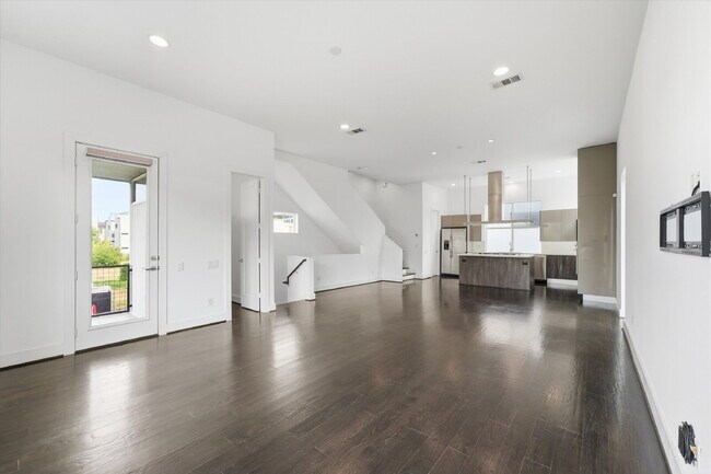 Building Photo - 1155 W 17th St