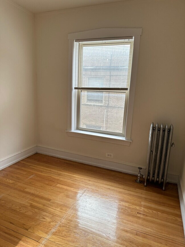 Building Photo - 6347 N Magnolia Ave