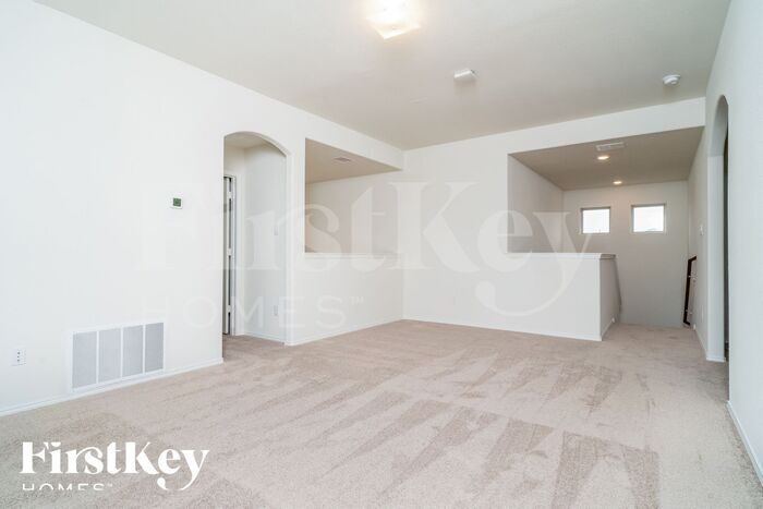 Building Photo - 446 Stuart Ln