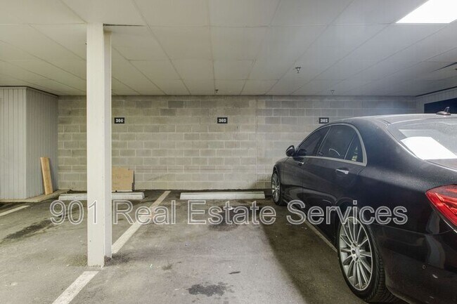 Building Photo - 426 N Front St