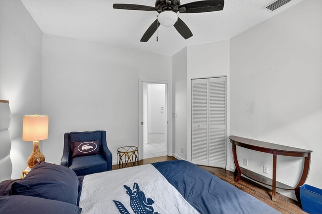 Building Photo - 4553 Barclay Fair Way