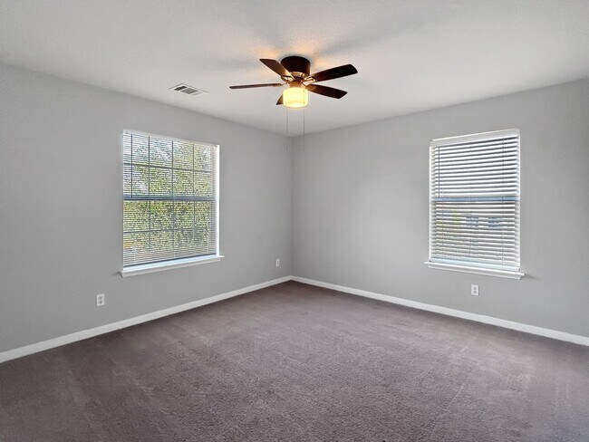 Building Photo - Converse Living at Its Best – Large 5-Bedr...