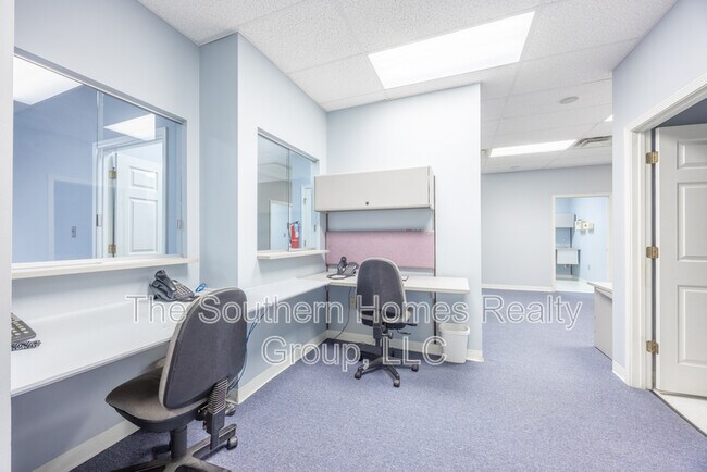 Building Photo - 305 Grady Rd