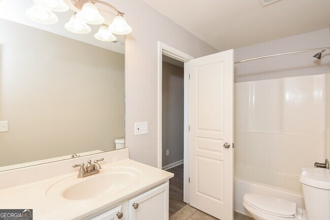 Building Photo - 121 Townview Dr