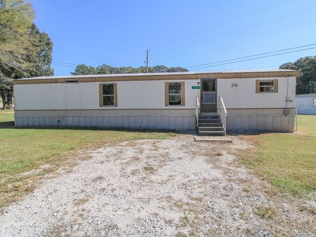 Primary Photo - Updated 2BR/1BA Trailer in Muscle Shoals –...