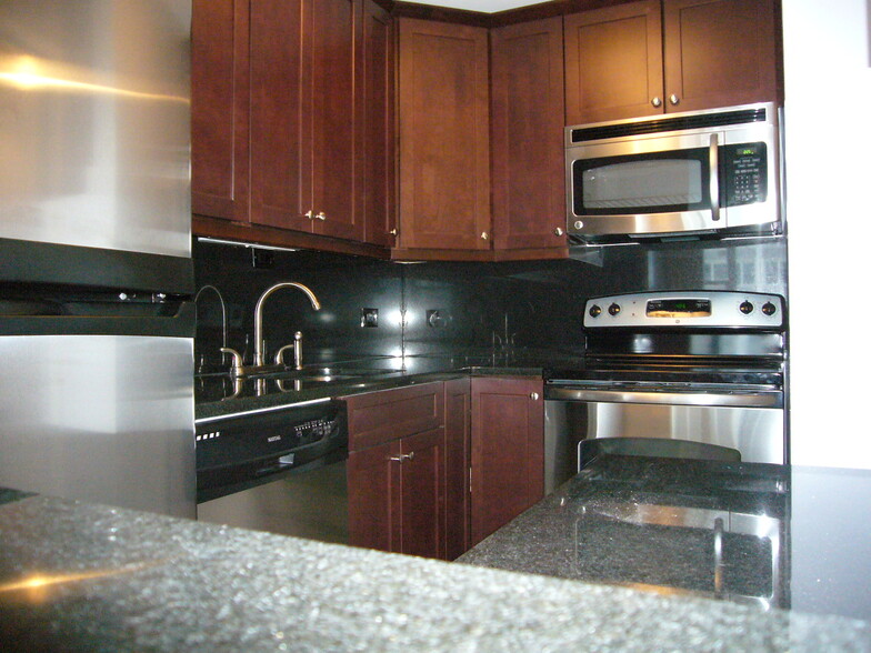 Building Photo - 4250 N Marine Dr