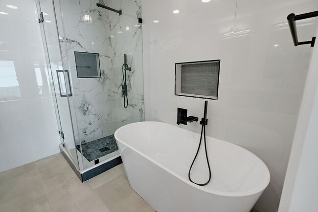 Building Photo - 5548 Irondale Ave