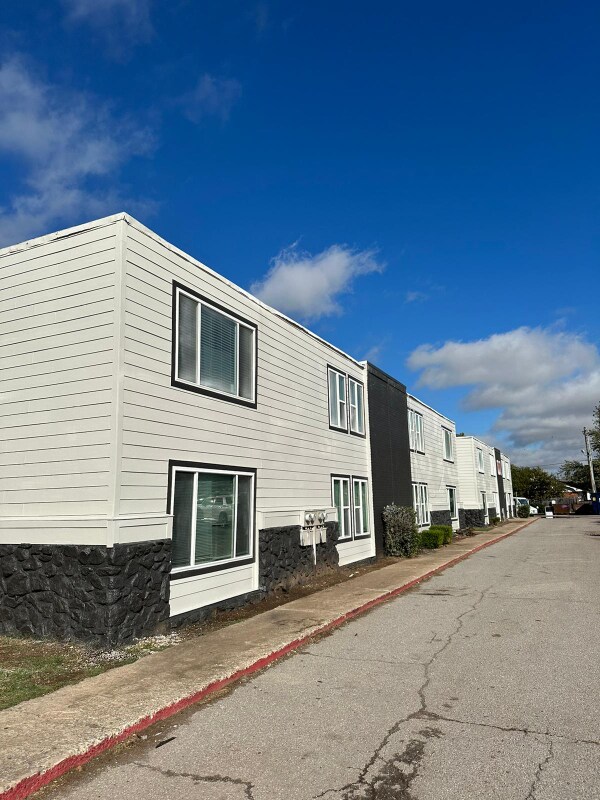 Building Photo - 55 N Ranchwood Blvd