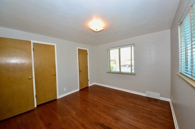 Building Photo - 5440 Nolan St