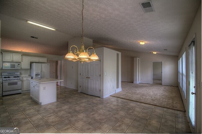 Building Photo - 3230 Kylay Ct NE