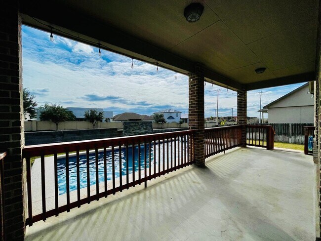 Building Photo - 107 Tranquilo Dr