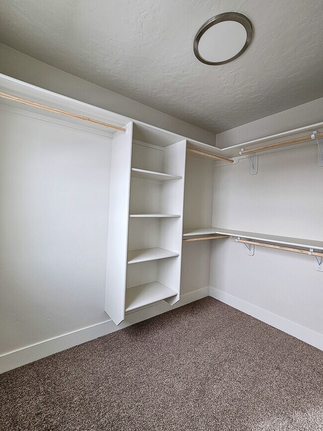 Building Photo - 203 Elm St