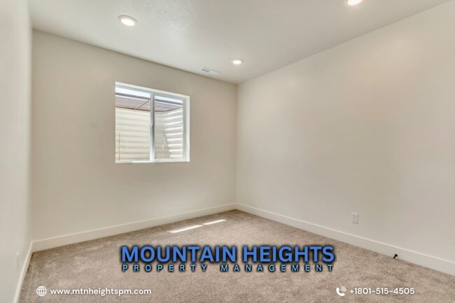 Building Photo - 3727 N 900 W