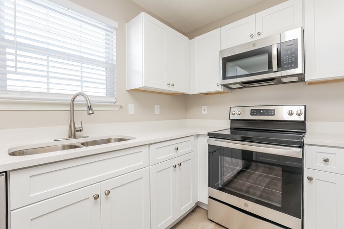 Building Photo - 710 Clear Cir