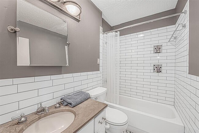 Building Photo - 2601 Bellefontaine St