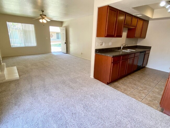 Building Photo - 3 Bedroom 2 Bathroom in Scottsdale