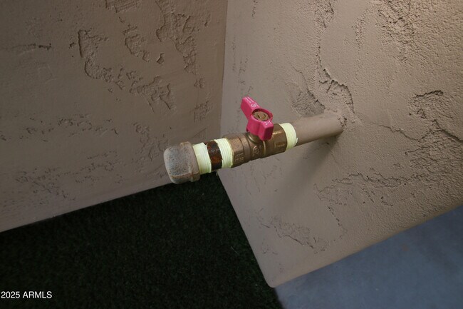 Building Photo - 16931 W Holly St