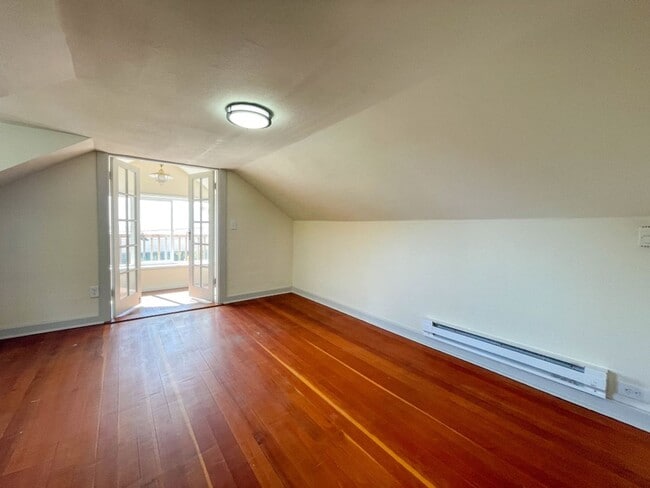 Building Photo - 3Bd/2Ba Shoreline House