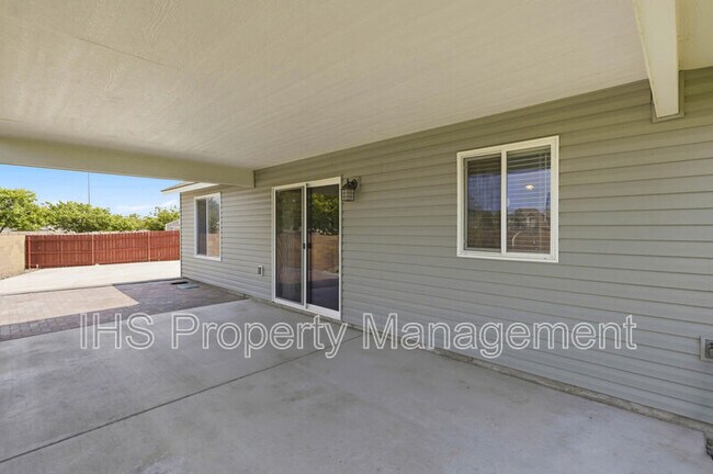 Building Photo - 5520 Leon Ct