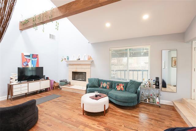 Building Photo - 9405 Pinewood Dr