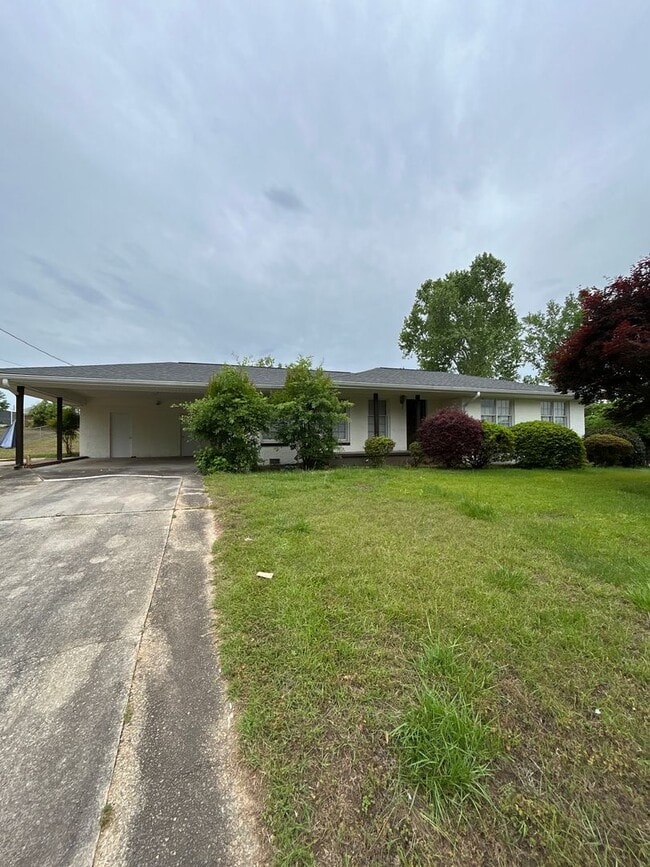 Building Photo - 6 Georgian Dr