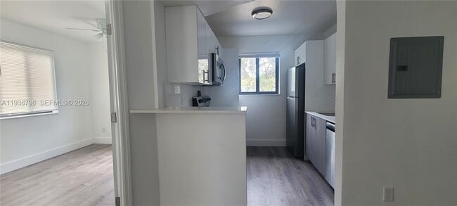 Building Photo - 2150 SW 26th St