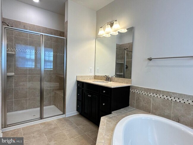 Building Photo - 5312 N Center Dr