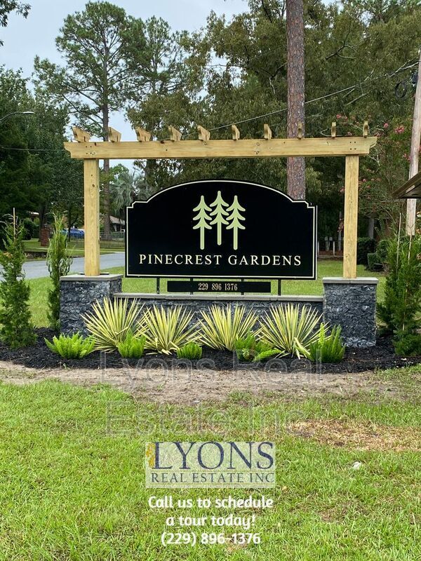 Building Photo - 1022 S Gordon Ave