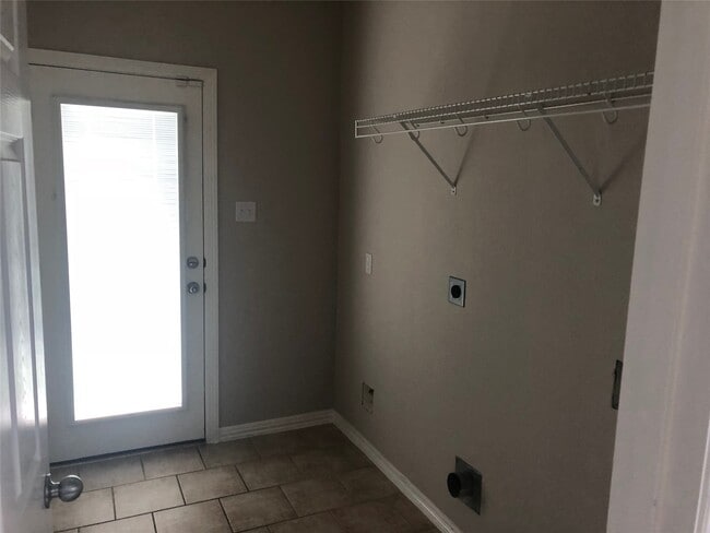 Building Photo - 210 Briar Trace Ln