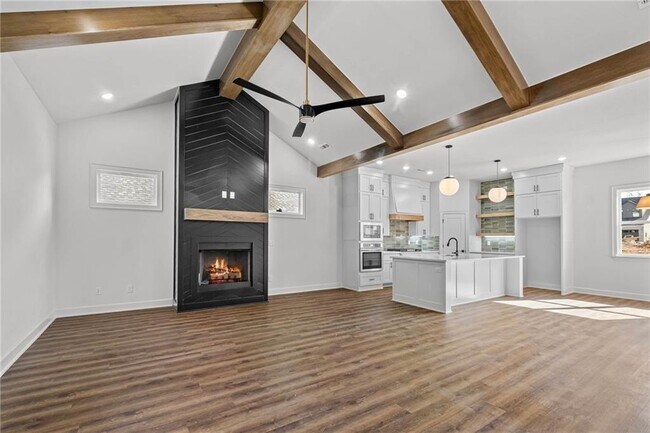 Building Photo - 1821 Lotus Rd