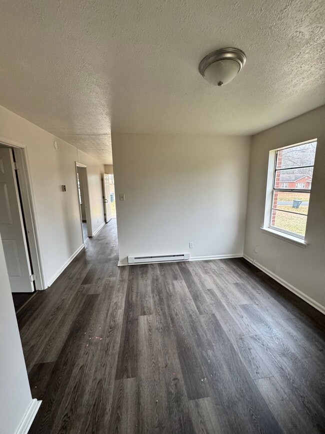 Building Photo - 126 Woodland Ave