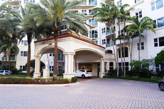 Building Photo - 20000 E Country Club Dr