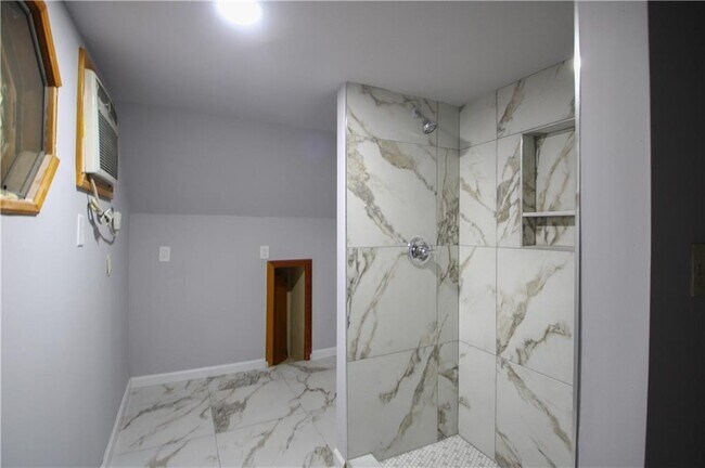 Building Photo - 105 Homeport Dr